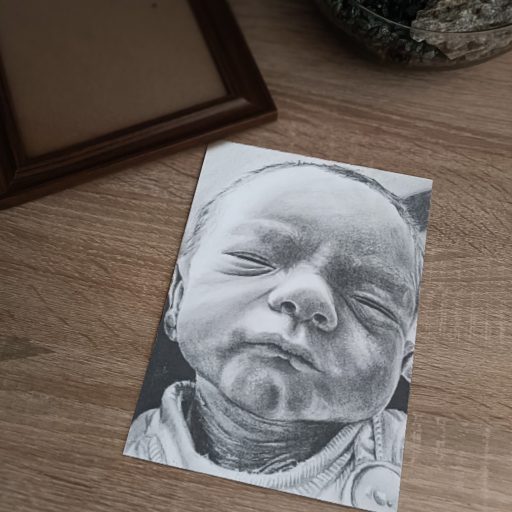 Babaportré rajz magában 